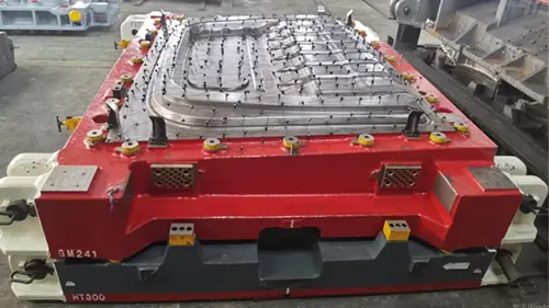 KQ5152 এর পিছনের প্যানেল ছাঁচটি সফলভাবে বিতরণ করা হয়েছে