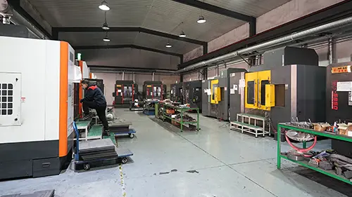 ছাঁচ পণ্য কর্মশালা তার শক্তিশালী ক্ষমতার মাধ্যমে মানের একটি শক্ত ভিত্তি তৈরি করেছে